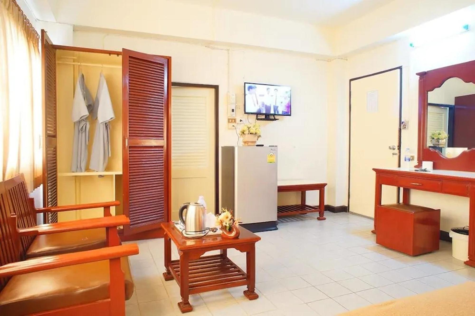 Khelang Nakorn Hotel Lampang Bagian luar foto